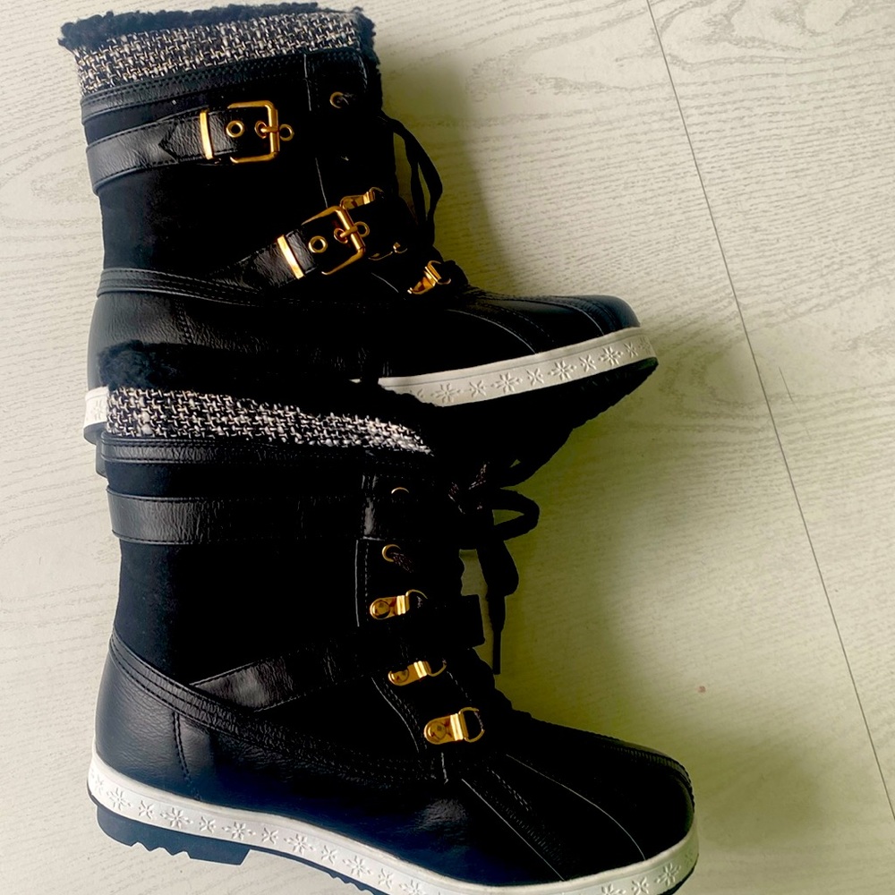 Shoe dazzle winter boots. Never used, no original box or tags.